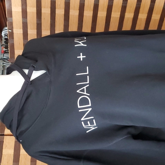 Nwt! Kendall and Kylie hoodie - Picture 8 of 12
